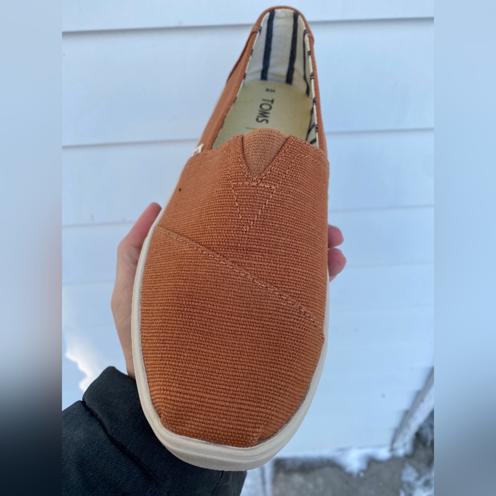 TOMS Almond Canvas Cupsole Men's size 9
